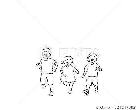 走る小さい男の子と女の子、3人、線画 129247692