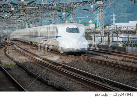 駅を通過する東海道山陽新幹線N700A 駅を通過する東海道山陽新幹線N700A 129247943