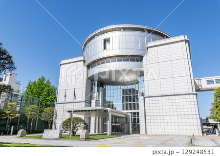 群馬県前橋市 快晴の群馬県議会議事堂 群馬県前橋市 快晴の群馬県議会議事堂 129248531