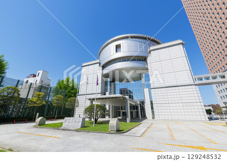 群馬県前橋市 快晴の群馬県議会議事堂 群馬県前橋市 快晴の群馬県議会議事堂 129248532