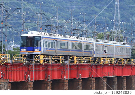【南海】10000系＋7100系 特急「サザン」（南海本線：紀ノ川〜和歌山市） 129248829