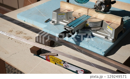 卓上丸ノコおよび工具、定規など 129249571