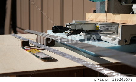 卓上丸ノコおよび工具、定規など 129249575