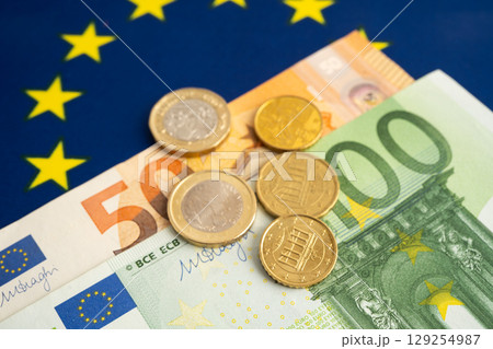 Euro banknote cash money, finance economic banking business exchange market. Euro banknote cash money, finance economic banking business exchange market. 129254987