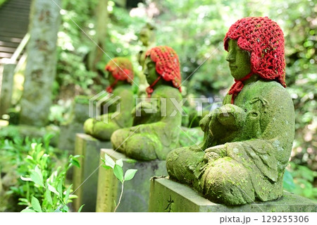 お地蔵さんのいる風景 129255306