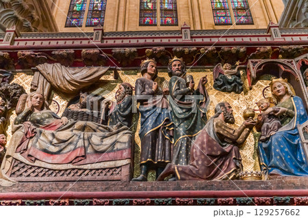 Notre-Dame cathedral, bas-relief, Paris, France Notre-Dame cathedral, bas-relief, Paris, France 129257662