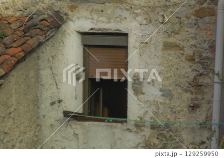 open window 129259950