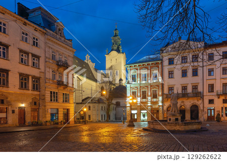 Market Square at dawn, Lviv, Ukraine Market Square at dawn, Lviv, Ukraine 129262622