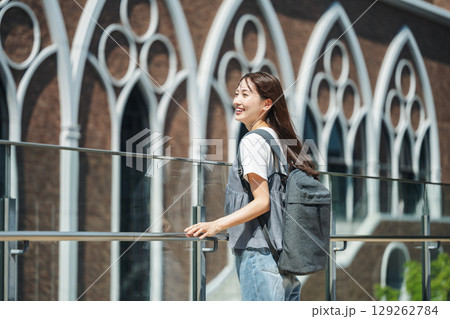 女子学生のポートレート 129262784