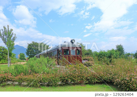 夏の安曇野ちひろ公園 129263404