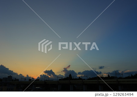 美しい夕焼け空 129263494
