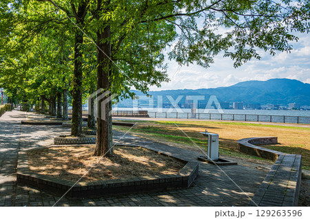 琵琶湖浜大津なぎさ公園の夏景色　滋賀県大津市 129263596