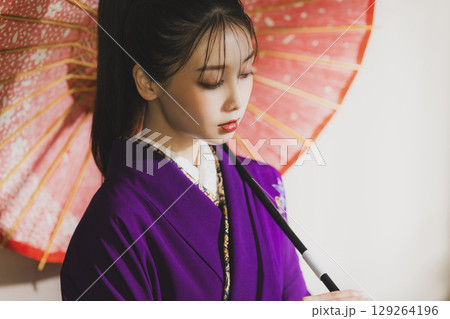 着物を着た女性 129264196