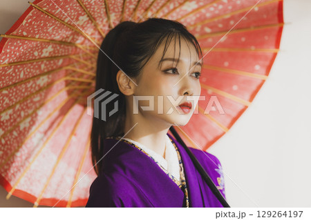 着物を着た女性 129264197