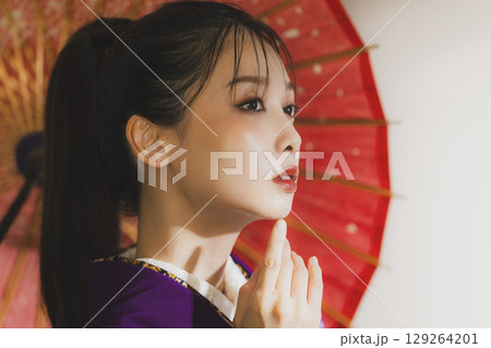 着物を着た女性 129264201