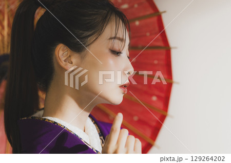 着物を着た女性 着物を着た女性 129264202