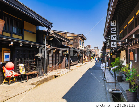 夏の飛騨高山　上三之町　古い町並 129265115