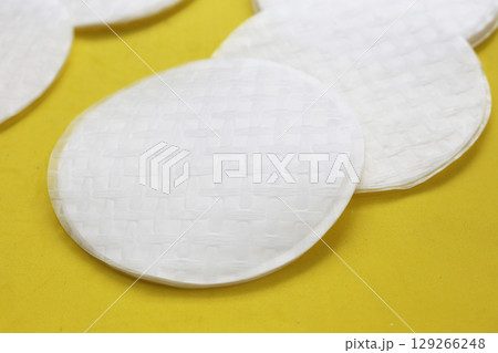 Stacked round sheets of Vietnamese rice paper Stacked round sheets of Vietnamese rice paper 129266248