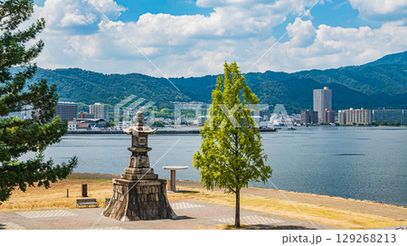 琵琶湖なぎさ公園　石場津の常夜燈　滋賀県大津市 129268213