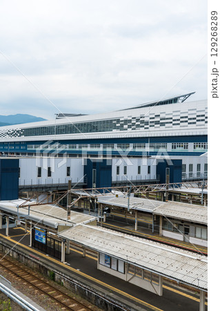 曇り空と北陸新幹線敦賀駅イメージ|ハピラインふくい線イメージ|福井県敦賀市 曇り空と北陸新幹線敦賀駅イメージ|ハピラインふくい線イメージ|福井県敦賀市 129268289