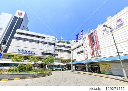 和歌山市、和歌山駅前の風景 129271551