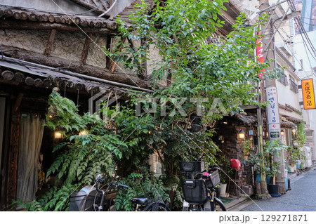 神田神保町 路地裏の喫茶店街 神田神保町 路地裏の喫茶店街 129271871