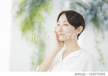 爽やかな女性 129272002