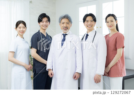 医療スタッフ、働く人々、医師、看護師、医療イメージ 医療スタッフ、働く人々、医師、看護師、医療イメージ 129272067