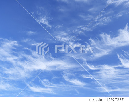 青空に白い雲 青空に白い雲 129272274