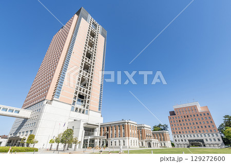 群馬県前橋市 快晴の群馬県庁と群馬県警察本部 群馬県前橋市 快晴の群馬県庁と群馬県警察本部 129272600