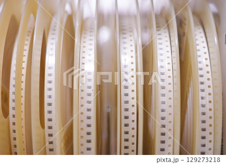 Reels with SMD Resistors Electronic Components for Surface Mount Technology 129273218