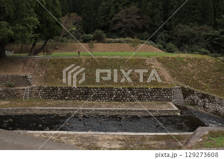 深まる秋の美歎水源地 深まる秋の美歎水源地 129273608