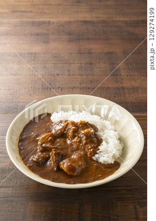 レトルトカレー　ビーフカレーライス 129274199