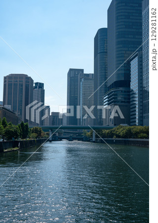 大阪の街並み 129281162