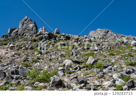 栃木県那須連山 茶臼岳登山道からの風景 129283713