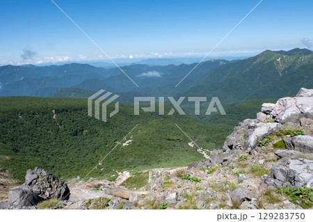 栃木県那須連山 茶臼岳登山道からの風景 129283750