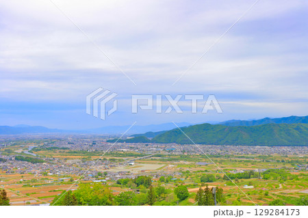 長野県長野市、姨捨駅から見た長野盆地の風景 長野県長野市、姨捨駅から見た長野盆地の風景 129284173