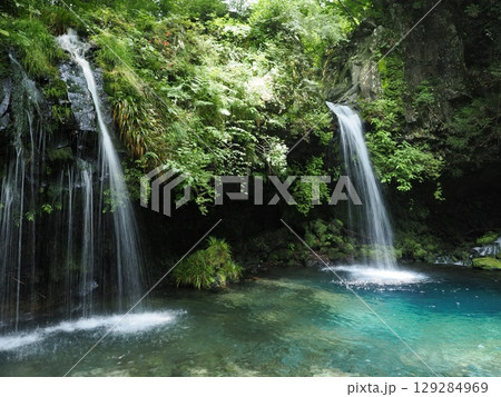 涼しげな名水の滝 涼しげな名水の滝 129284969