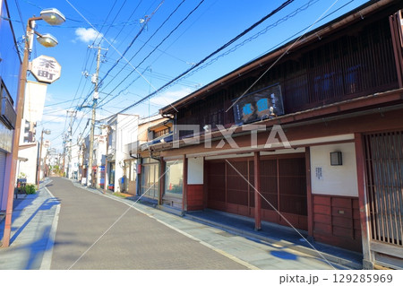 【島根県】快晴の松江の茶町商店街 【島根県】快晴の松江の茶町商店街 129285969