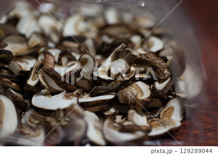 乾燥シイタケ 129289044