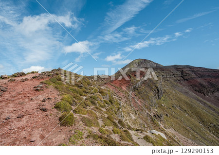 快晴の高千穂峰 129290153