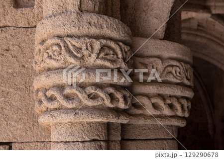 Greek elements of architectural decorations of buildings, columns, pommel and patterns 129290678