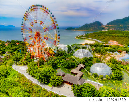 Ferris wheel. Ferris wheel. 129291839
