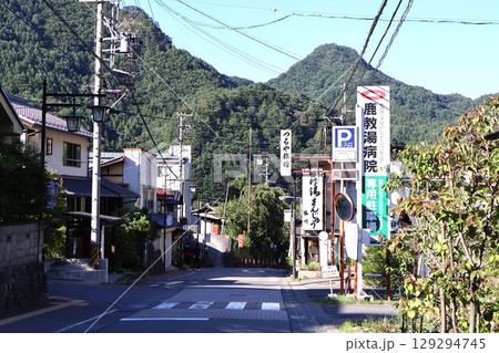 鹿教湯温泉の街並み(長野県上田市鹿教湯温泉) 鹿教湯温泉の街並み(長野県上田市鹿教湯温泉) 129294745