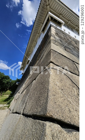 This is Osaka castle  129296001