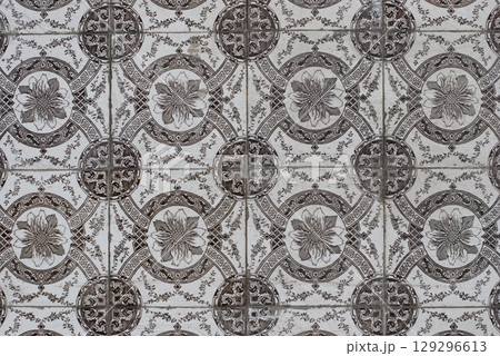 Portuguese glazed tiles 145 Portuguese glazed tiles 145 129296613