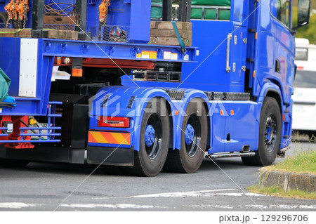 トレーラートラック　イメージ 129296706