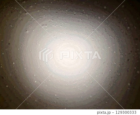 夜の運転と対向車のヘッドライトの光のアブストラクト 129300333