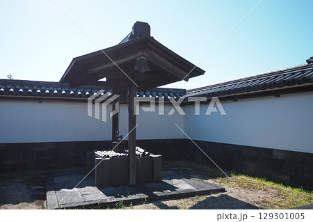 萩明倫館にある当時の井戸 129301005