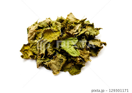 Dried gotu kola herb leaves Dried gotu kola herb leaves 129301171